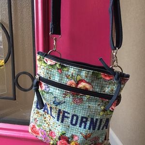 Robin Ruth California Crossbody Bag  EUC